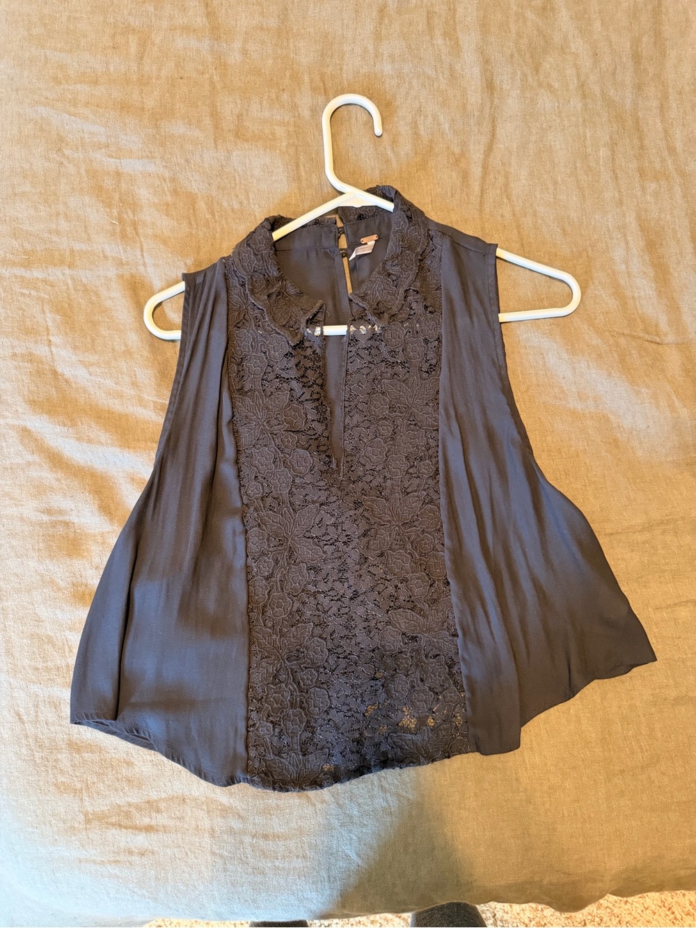 Women's Sleeveless Lace Front Blouse - Black